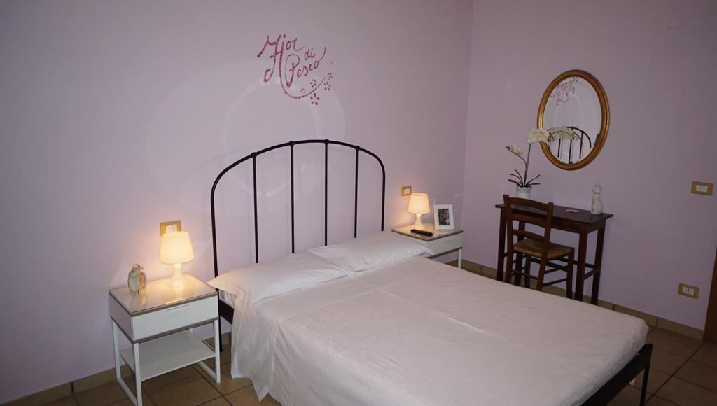 Agriturismo Fior Di Pesco Hotel Sommacampagna Kültér fotó