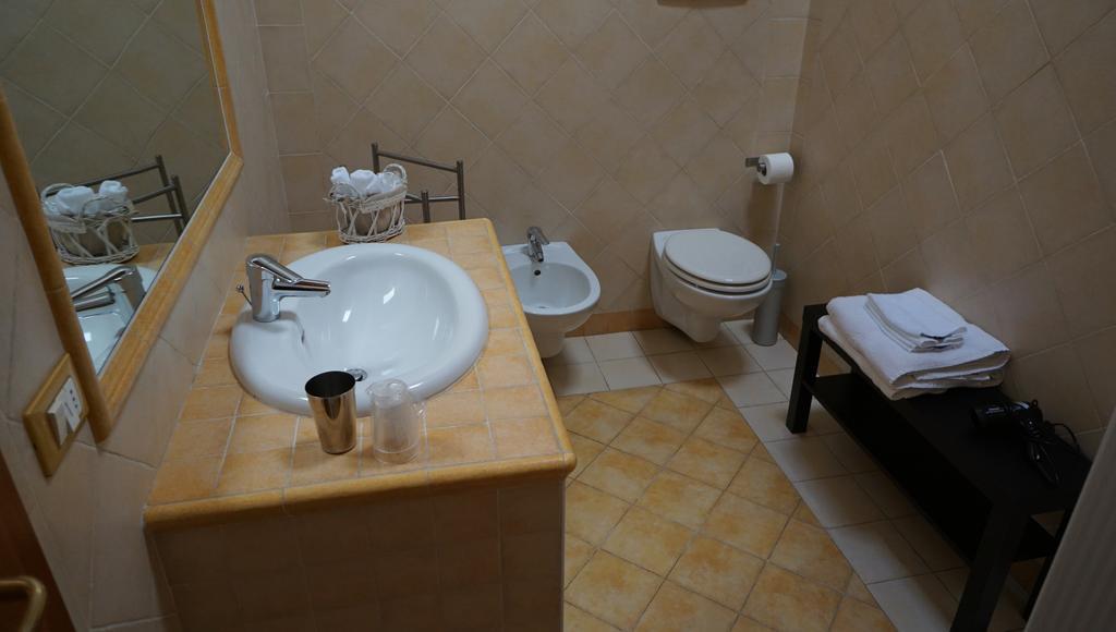Agriturismo Fior Di Pesco Hotel Sommacampagna Kültér fotó