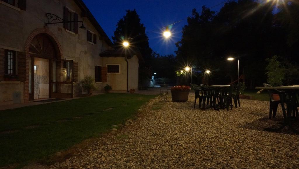 Agriturismo Fior Di Pesco Hotel Sommacampagna Kültér fotó