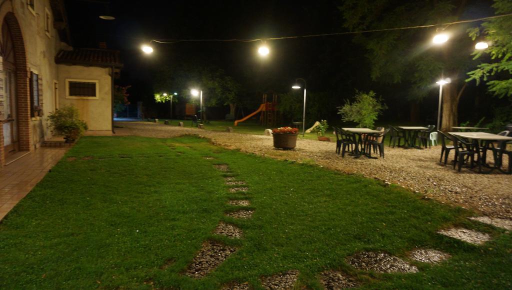 Agriturismo Fior Di Pesco Hotel Sommacampagna Kültér fotó