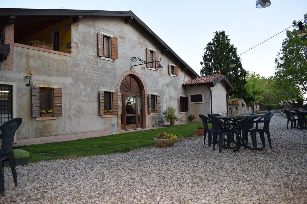 Agriturismo Fior Di Pesco Hotel Sommacampagna Kültér fotó